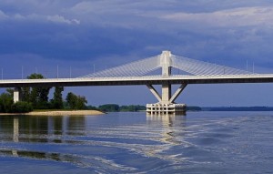 danube-bridge-1466468__340